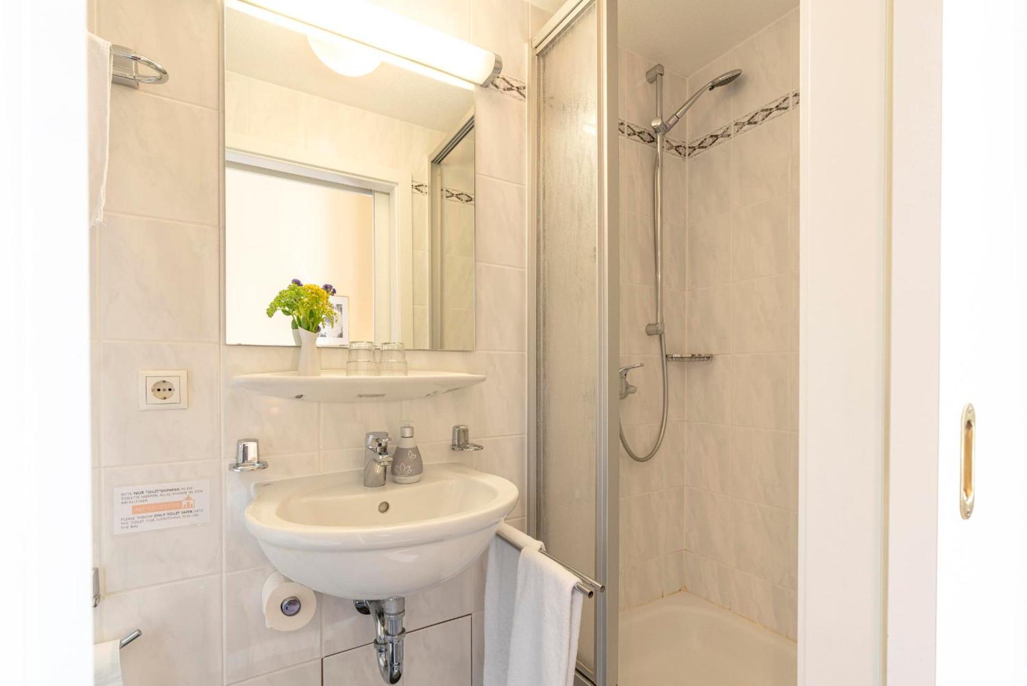 Hotel-pension Am Siegestor 3* München